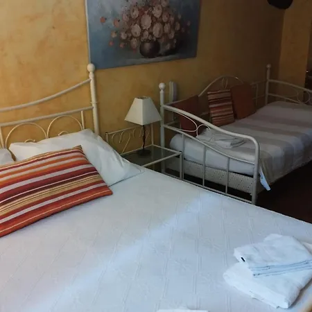 Hotel Logis Restaurant L'esquielle 3*