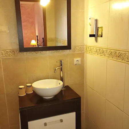 ホテル Logis Restaurant L'esquielle 3*