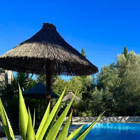 Hotel Logis Restaurant L'esquielle 3*