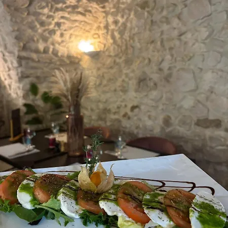 Hotel Logis Restaurant L'esquielle Saint-Genies-de-Malgoires