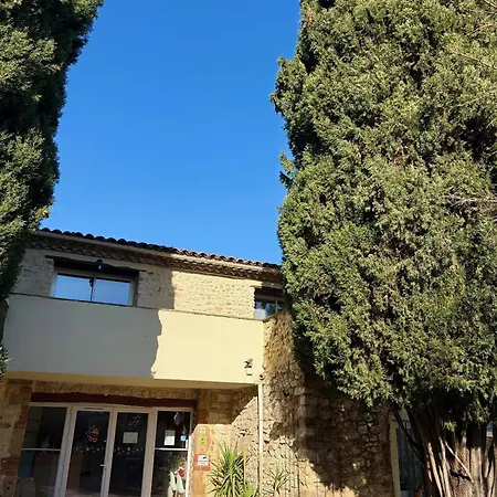 ホテル Logis Restaurant L'esquielle Saint-Géniès-de-Malgoirès