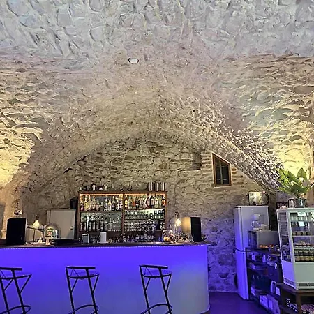 Hotel Logis Restaurant L'esquielle Saint-Genies-de-Malgoires