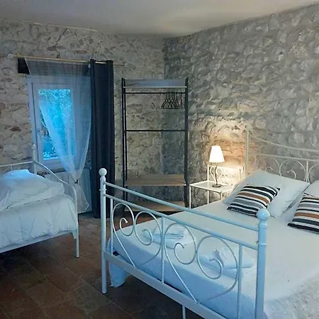 Logis Restaurant L'esquielle 호텔 3*
