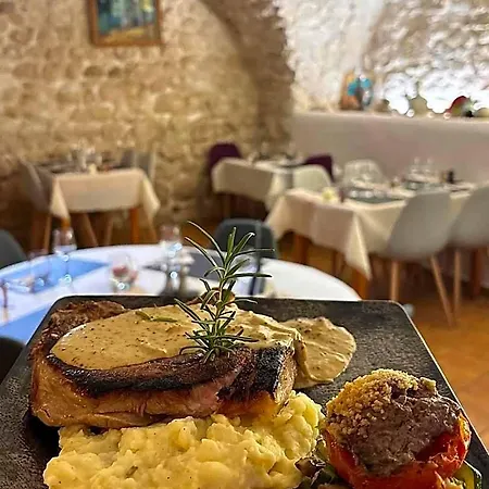 호텔 Logis Restaurant L'esquielle
