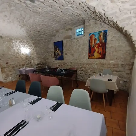 Logis Restaurant L'esquielle 3* Saint-Genies-de-Malgoires