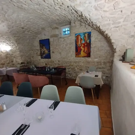 Logis Restaurant L'esquielle 3* Saint-Genies-de-Malgoires