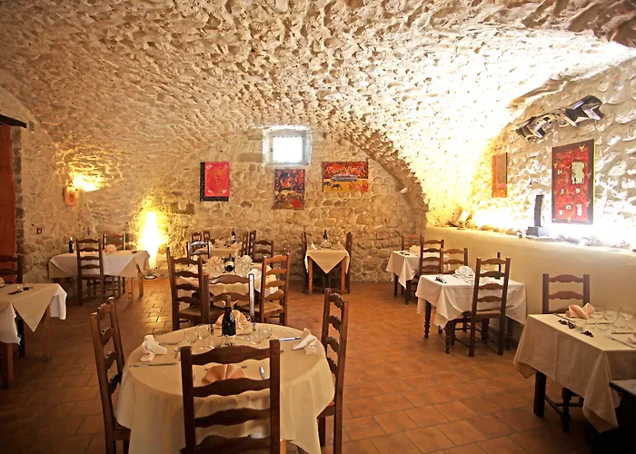 Hotel Logis Restaurant L'esquielle Saint-Genies-de-Malgoires