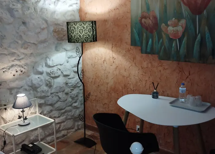 Logis Restaurant L'esquielle Hotel Saint-Genies-de-Malgoires