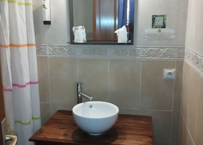 Logis Restaurant L'esquielle Hotel 3*