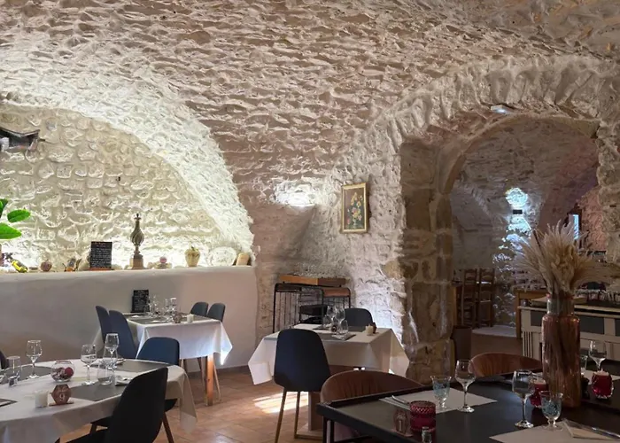 Hotel Logis Restaurant L'esquielle Saint-Genies-de-Malgoires